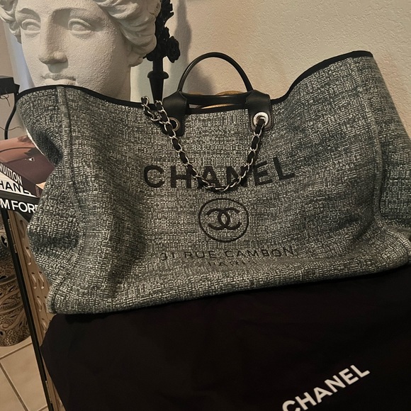 Chanel Deauville X-Large Dark Grey Tweed - Picture 4 of 15